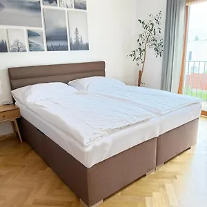  Apartmán Familyvilla, New 4 Luxury Big Apartments, Parking